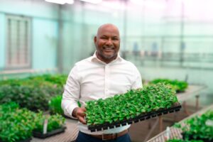 Oasis Grower Solutions Director of Global Grower Operations and Research Vijay Rapaka, Ph.D