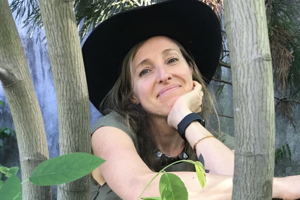 Rebecca McMackin, winner of the Perennial Outreach and Education Award.